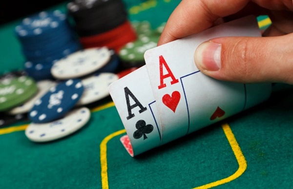 Lưu ý cần ghi nhớ để có thể kiếm tiền từ Poker tại Casino Online nhà cái uy tín